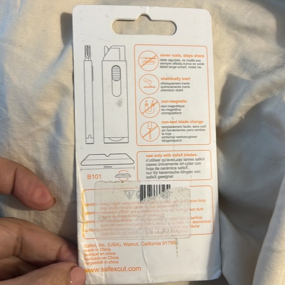 SAFEX Box Cutter Retractable Safety Ceramic Blade Manual Carton Cutter pink NWT - Picture 8 of 8